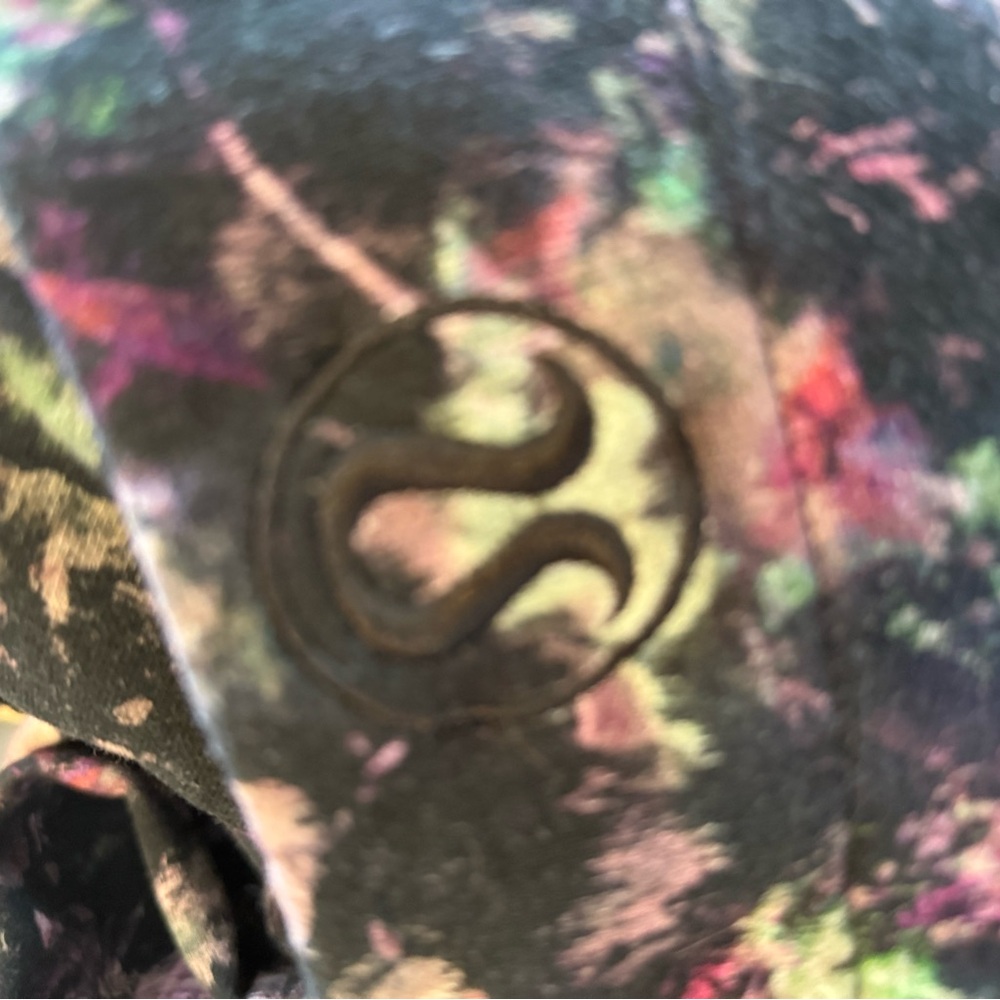 Lululemon Multicolor Patterned Apparel